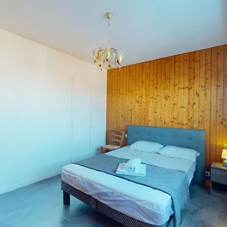 Face Au Port De Gilles Croix De Vie * סן-ז'יל-קרואה-דה-וי